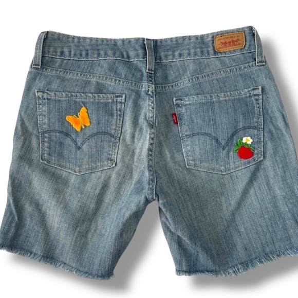 Levi’s cutoff Shorts Festival Denim Tree & Berry Appliqué SZ 4 - Picture 2 of 6